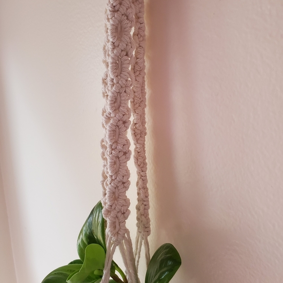 Macrame Plant Hanger (Diamond style) - Picture 3 of 7